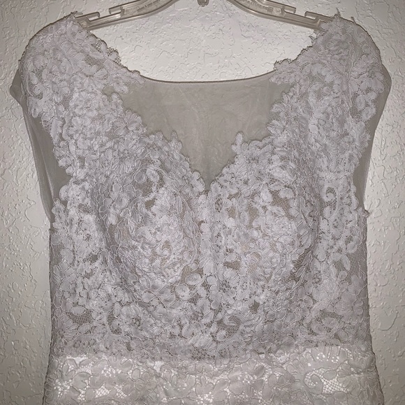 Wedding dress - Picture 3 of 5